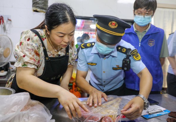 中国配资网网站 全天候守护烟火气 舌尖安全“不打烊”